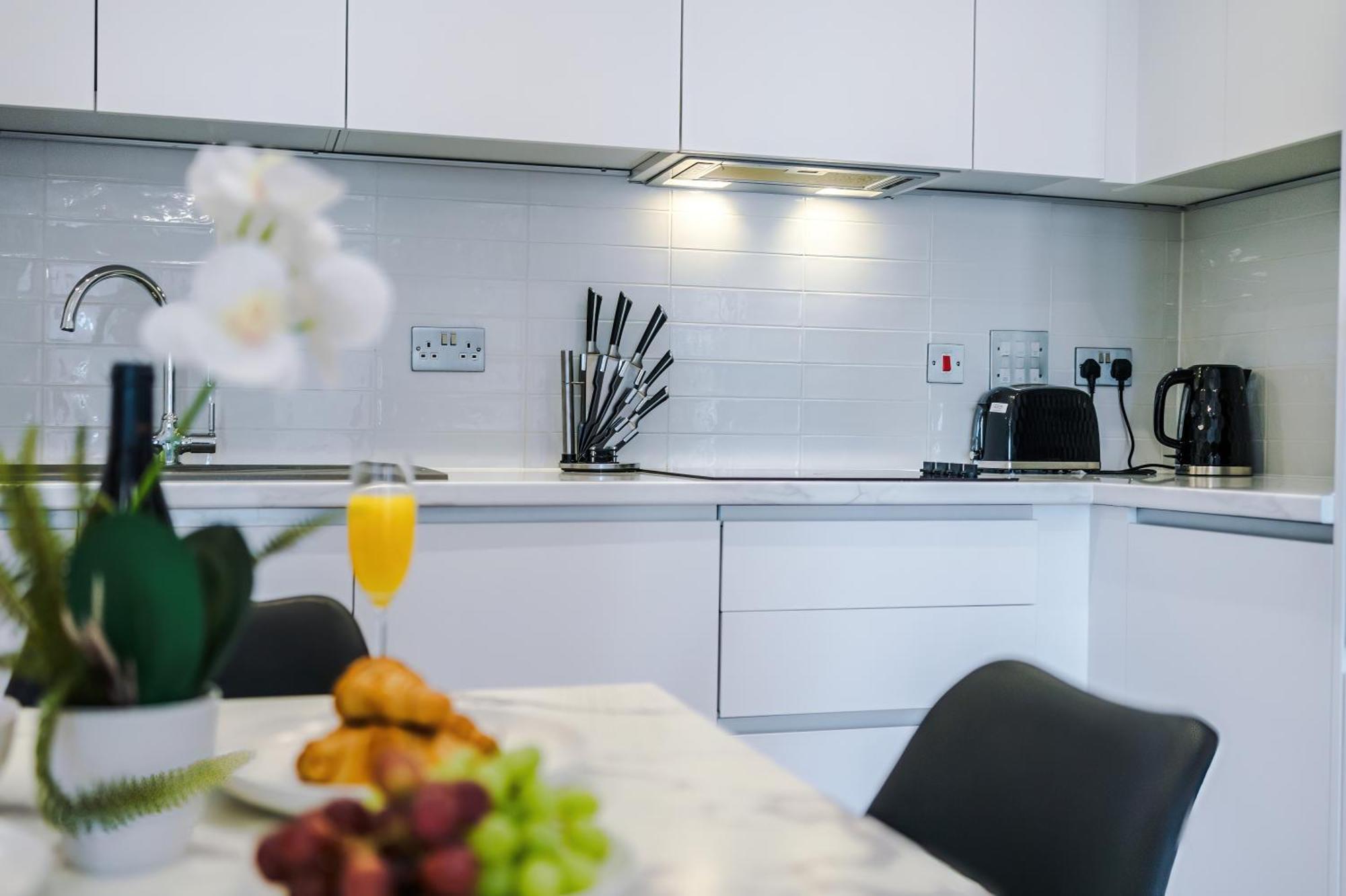 The Axium Suite- Free Parking, Near Station, Center, Fast Wifi, Up To 6 People! Appartement *