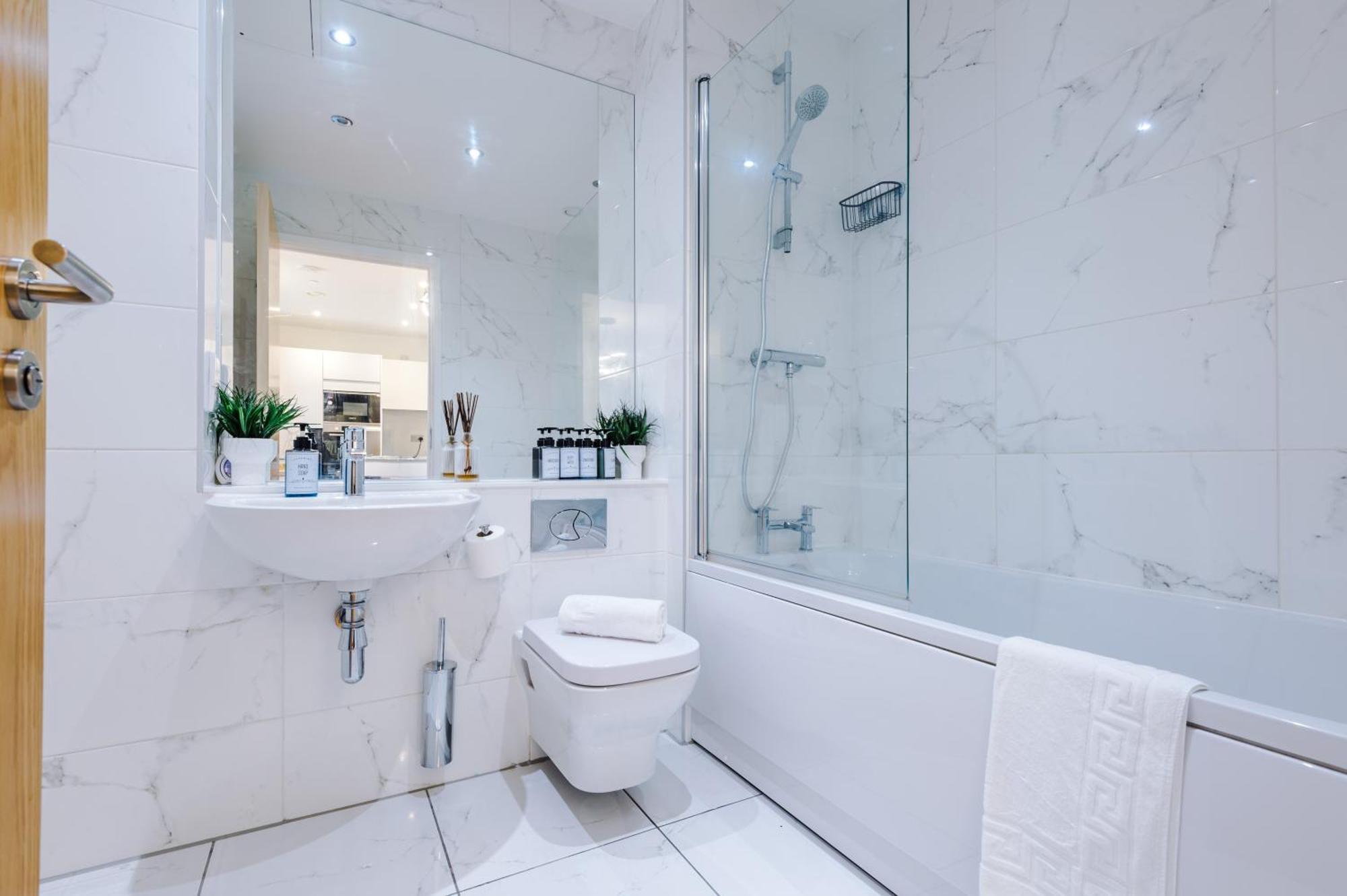 The Axium Suite- Free Parking, Near Station, Center, Fast Wifi, Up To 6 People! Appartement